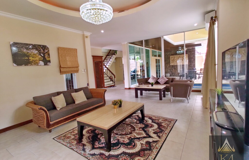 Luxury pool villa Pratumnak
